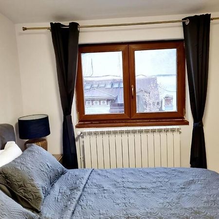 Cozy Apartment Near City Center Bukarest Eksteriør billede