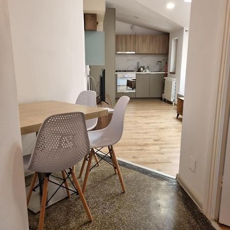 Cozy Apartment Near City Center Bukarest Eksteriør billede