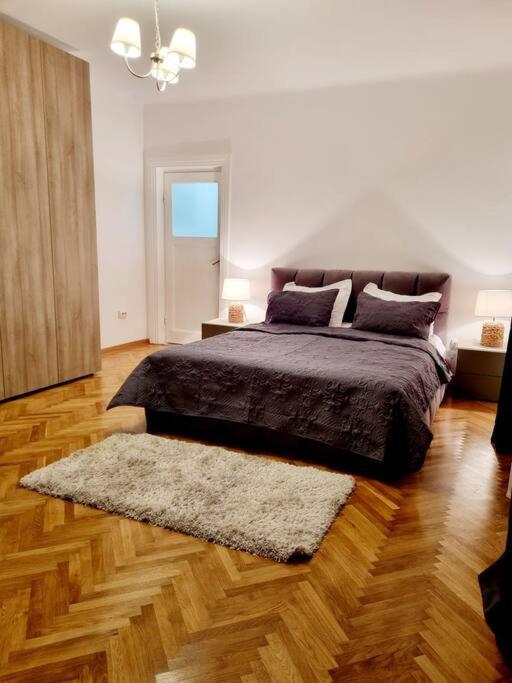 Cozy Apartment Near City Center Bukarest Eksteriør billede